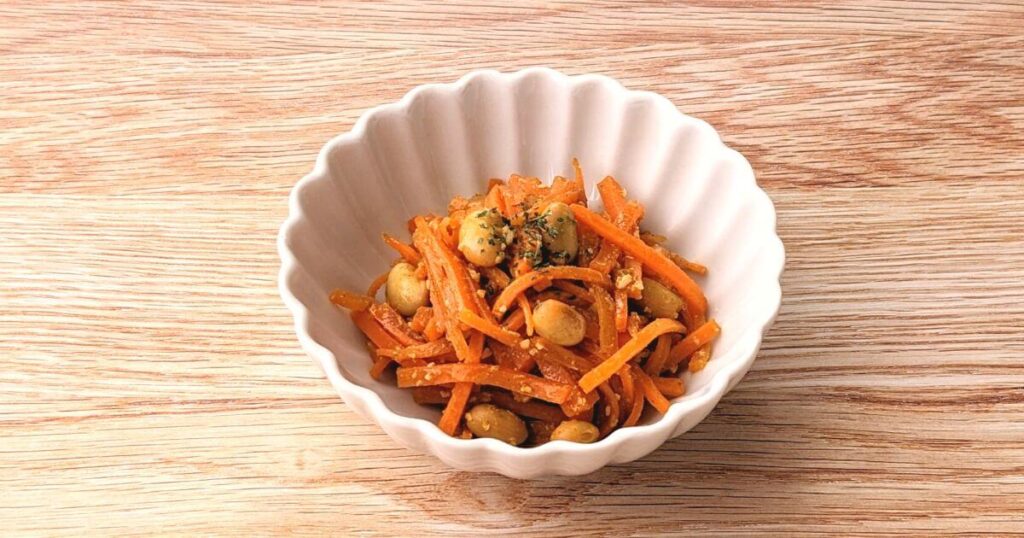 【レシピ】電子レンジで簡単！にんじんと大豆のカレー味噌サラダ