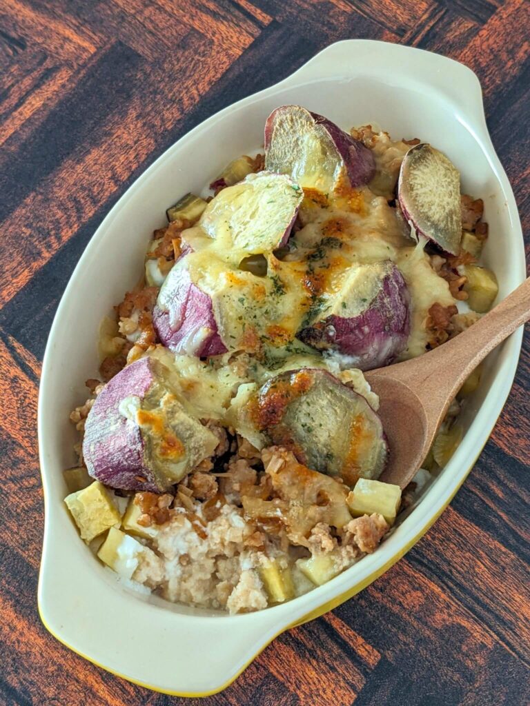 【レシピ】さつまいもの肉味噌オートミールドリア～ヨーグルトホワイトソース～