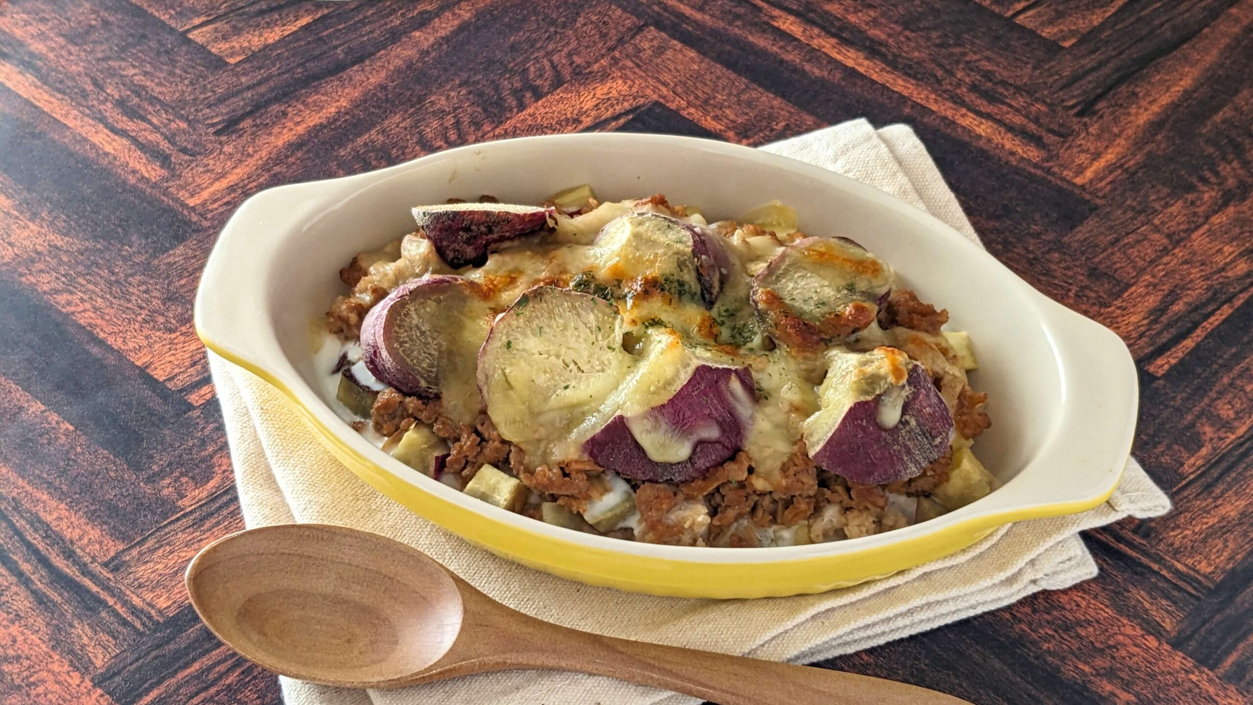 【レシピ】さつまいもの肉味噌オートミールドリア～ヨーグルトホワイトソース～