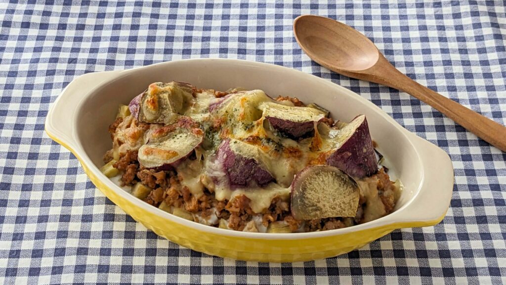 【レシピ】さつまいもの肉味噌オートミールドリア～ヨーグルトホワイトソース～