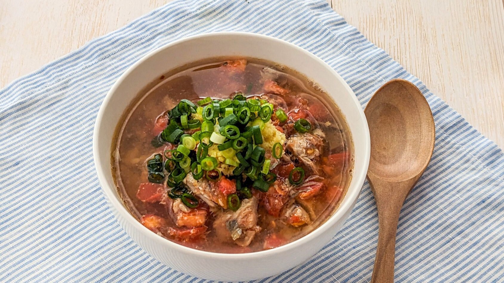 【レシピ】鯖缶とトマトのお茶漬け
