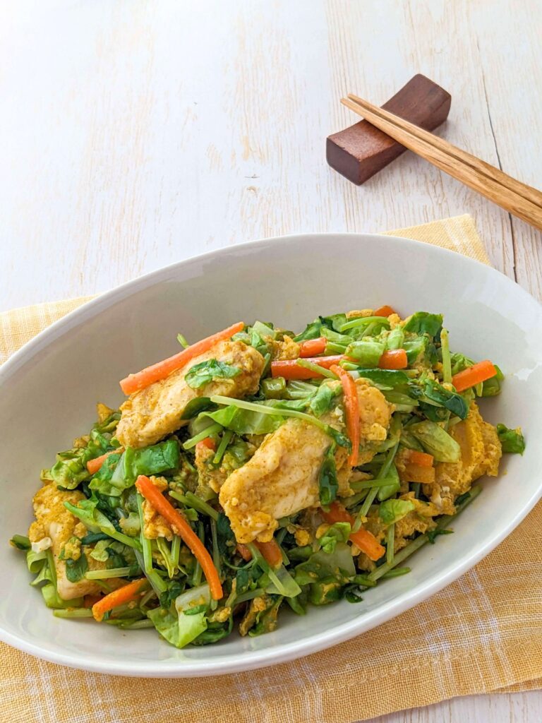 【レシピ】電子レンジで簡単！鶏肉と野菜のカレー卵とじ